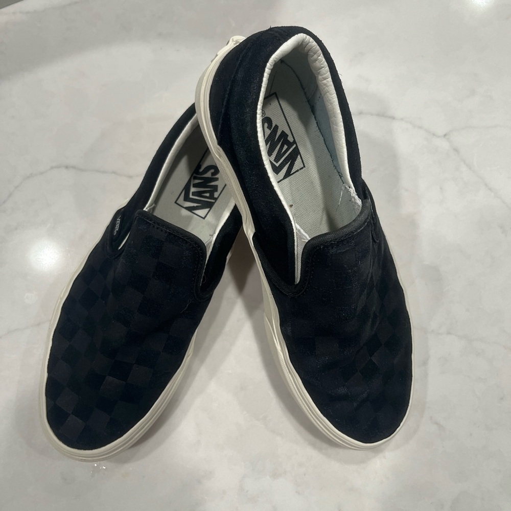Excellent Condition! Vans Black Checkered Slip-On Sneakers size 7 women’s Unisex